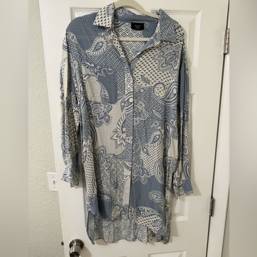 Vici Knee Length Longsleeve Shirt Dress
